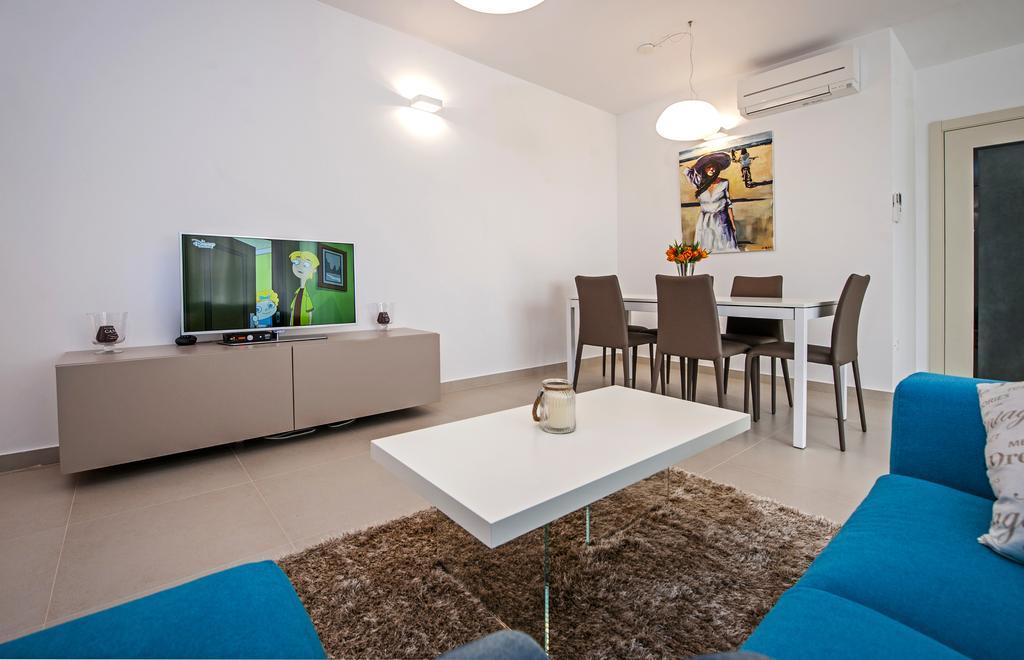 Sunset Luxury Apartment Rovigno Esterno foto