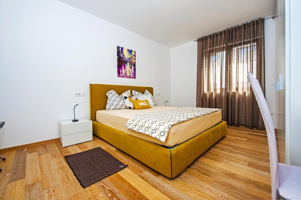 Sunset Luxury Apartment Rovigno Esterno foto