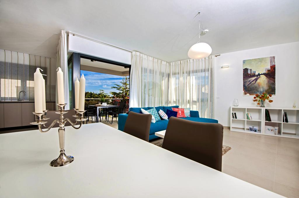 Sunset Luxury Apartment Rovigno Esterno foto